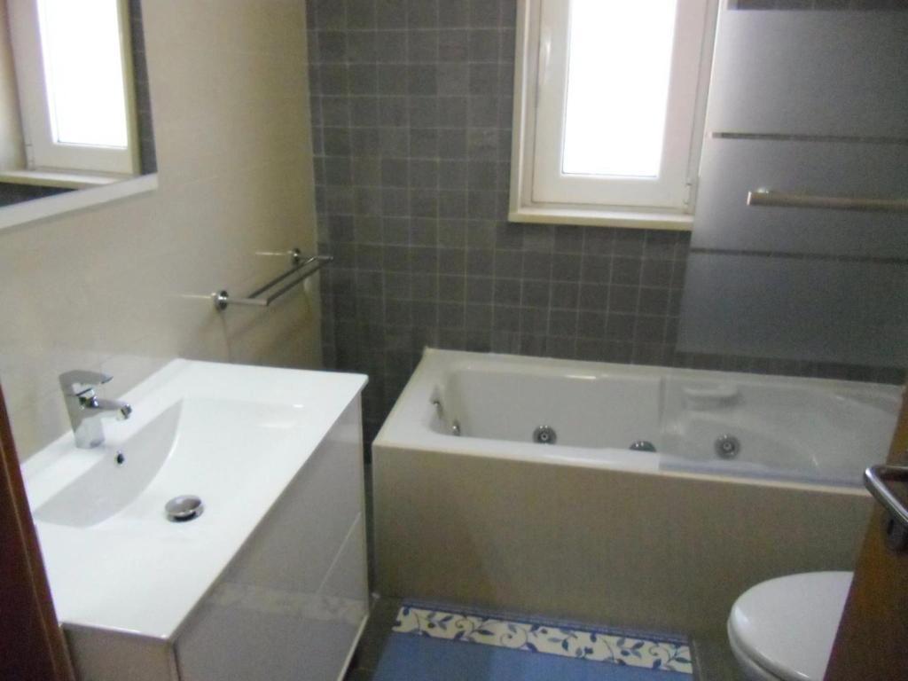 Casa Sao Bartolomeu - 5 Quartos Com Piscina Extérieur photo